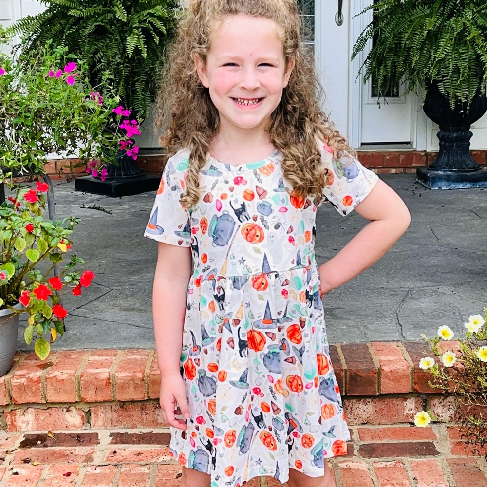 New Girls Boutique Halloween 2022 dress sz 2- 7/8 FREE BOW